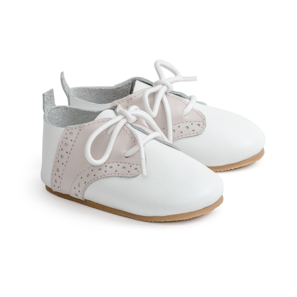 PRETTY BRAVE OXFORD White